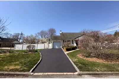 3 Barnfield Place, North Babylon, NY 11703 - Photo 3