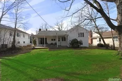 5 Gilbert Road, Great Neck, NY 11024 - Photo 19