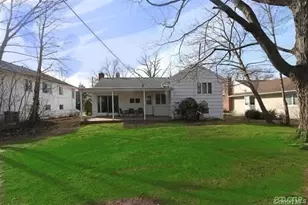 5 Gilbert Rd, Great Neck, NY 11024 - Photo 19
