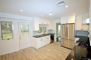 5 Gilbert Rd, Great Neck, NY 11024 - Photo 9