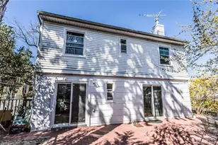 46 Sagamore Hill Dr, Port Washington, NY 11050 - Photo 15