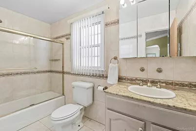 5 Huckleberry Lane E, Hampton Bays, NY 11946 - Photo 13