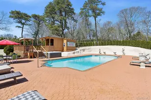 5 Huckleberry Ln E, Hampton Bays, NY 11946 - Photo 19