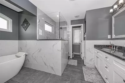 25 Cape Road, Amityville, NY 11701 - Photo 17