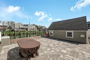 25 Cape Rd, Amityville, NY 11701 - Photo 21