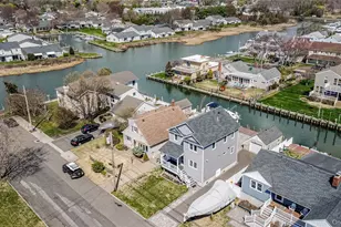 25 Cape Rd, Amityville, NY 11701 - Photo 27