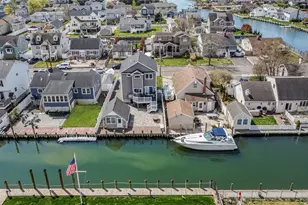 25 Cape Rd, Amityville, NY 11701 - Photo 29