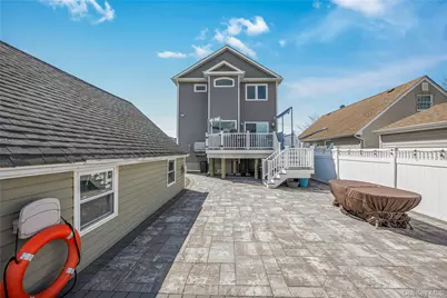 25 Cape Road, Amityville, NY 11701 - Photo 23