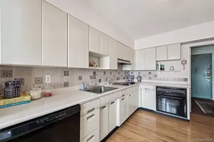 2 Salisbury Pt, Nyack, NY 10960 - Photo 9