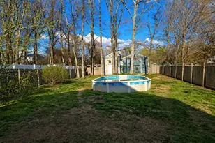 522 Rowlinson Dr, Shirley, NY 11967 - Photo 9