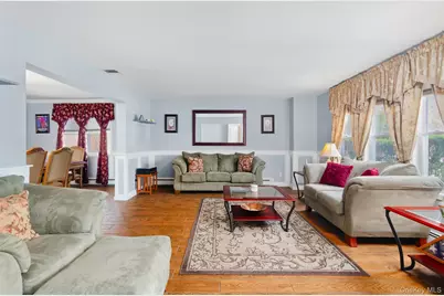 18 Calicotree Lane, Coram, NY 11727 - Photo 5
