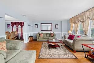 18 Calico Tree Ln, Coram, NY 11727 - Photo 5