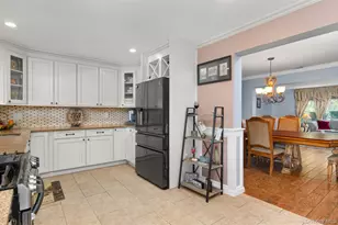 18 Calico Tree Ln, Coram, NY 11727 - Photo 11