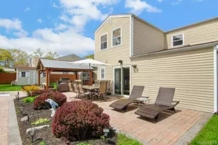 18 Calico Tree Ln, Coram, NY 11727 - Photo 27