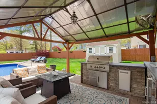 18 Calico Tree Ln, Coram, NY 11727 - Photo 35