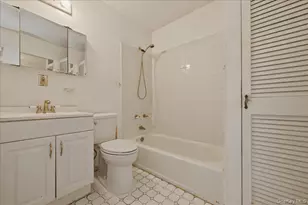 49 Forrest Pl, Amityville, NY 11701 - Photo 19