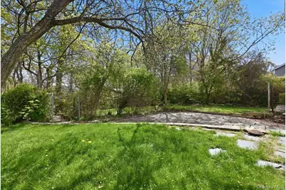 49 Forrest Place, Amityville, NY 11701 - Photo 27