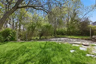 49 Forrest Pl, Amityville, NY 11701 - Photo 27