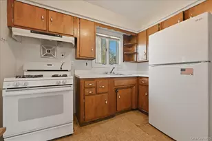 49 Forrest Pl, Amityville, NY 11701 - Photo 9