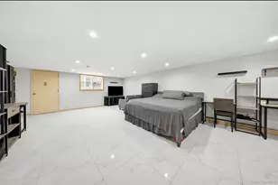 62-07 Alderton St, Rego Park, NY 11374 - Photo 21