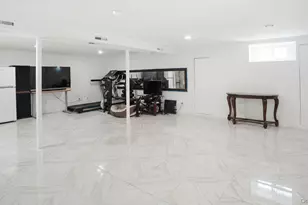 1608 Arkansas Dr, Valley Stream, NY 11580 - Photo 15