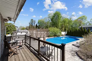 12 Mansfield Ln S, East Northport, NY 11731 - Photo 5