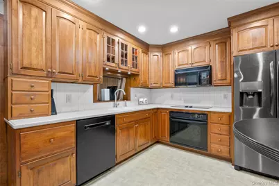 11 Gale Drive, Poughkeepsie, NY 12603 - Photo 5