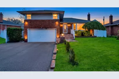 310 Southwood Circle, Syosset, NY 11791 - Photo 1