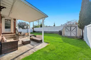 310 Southwood Cir, Syosset, NY 11791 - Photo 7