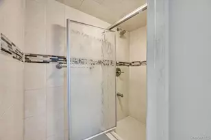 310 Southwood Cir, Syosset, NY 11791 - Photo 33