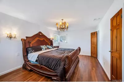 310 Southwood Circle, Syosset, NY 11791 - Photo 21