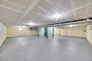 71 Cedar St, Hicksville, NY 11801 - Photo 33