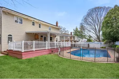 1300 Oak Avenue, West Islip, NY 11795 - Photo 31