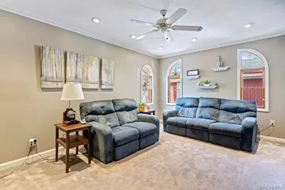 1300 Oak Avenue, West Islip, NY 11795 - Photo 13