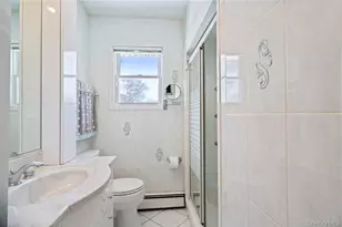 1300 Oak Ave, West Islip, NY 11795 - Photo 17