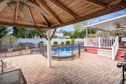 1300 Oak Avenue, West Islip, NY 11795 - Photo 29