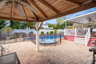 1300 Oak Ave, West Islip, NY 11795 - Photo 29