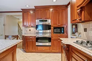 1300 Oak Ave, West Islip, NY 11795 - Photo 11