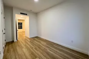 41-12 20th Ave, Astoria, NY 11105 - Photo 9