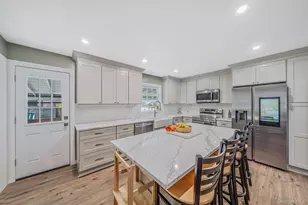 24 Brandywine Dr, Mastic, NY 11950 - Photo 5