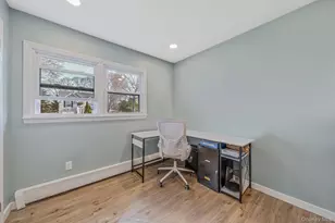 24 Brandywine Dr, Mastic, NY 11950 - Photo 11