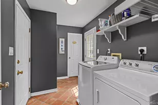 10 Carolee Ct, West Islip, NY 11795 - Photo 25