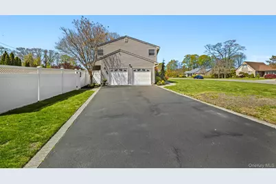 10 Carolee Court, West Islip, NY 11795 - Photo 37