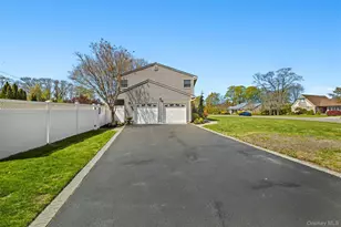 10 Carolee Ct, West Islip, NY 11795 - Photo 37