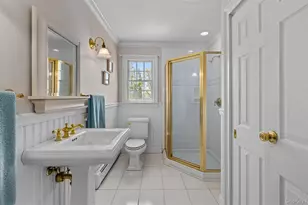 10 Carolee Ct, West Islip, NY 11795 - Photo 31