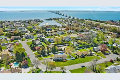 10 Carolee Court, West Islip, NY 11795 - Photo 5