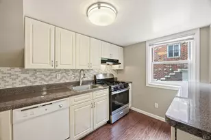 69-33 Little Neck Pkwy, Glen Oaks, NY 11004 - Photo 27