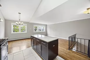 69-33 Little Neck Pkwy, Glen Oaks, NY 11004 - Photo 11