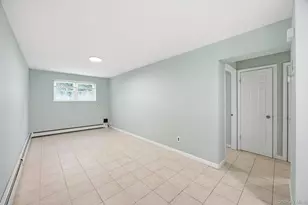 69-33 Little Neck Pkwy, Glen Oaks, NY 11004 - Photo 21
