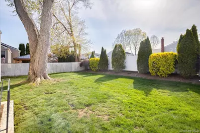 412 Atlantic Avenue, Massapequa Park, NY 11762 - Photo 17